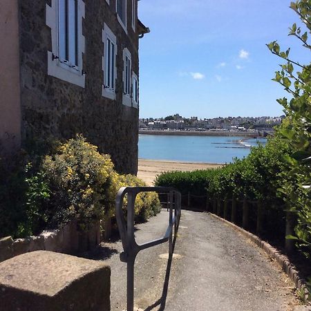 Le Dauphine 20m de la plage Saint-Malo Extérieur photo